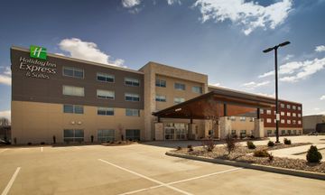 Holiday Inn Express & Suites Mt Vernon