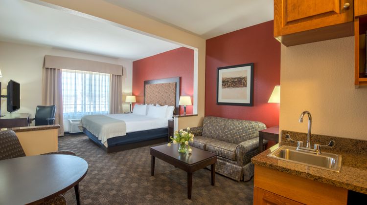 Holiday Inn Casper East Medical Center Suite