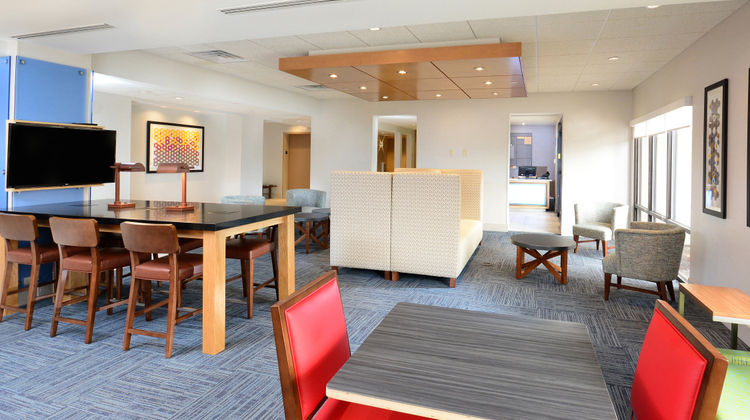 Holiday Inn Express & Suites RDU RTP Lobby