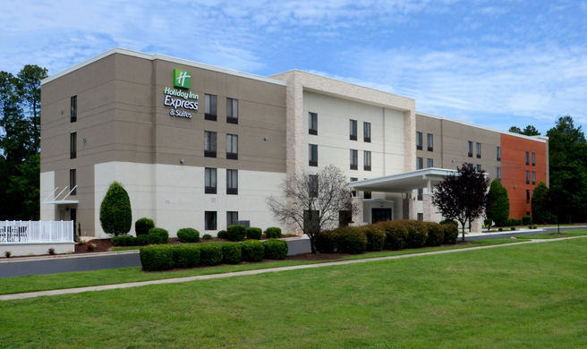 Holiday Inn Express & Suites RDU RTP Exterior