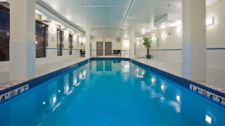 Holiday Inn Conference Centre Pool