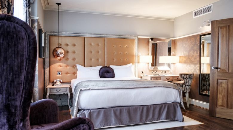 <b>Drayton Court Hotel Suite</b>. Images powered by <a href="https://www.leonardoworldwide.com/" title="Leonardo Worldwide" target="_blank">Leonardo</a>.
