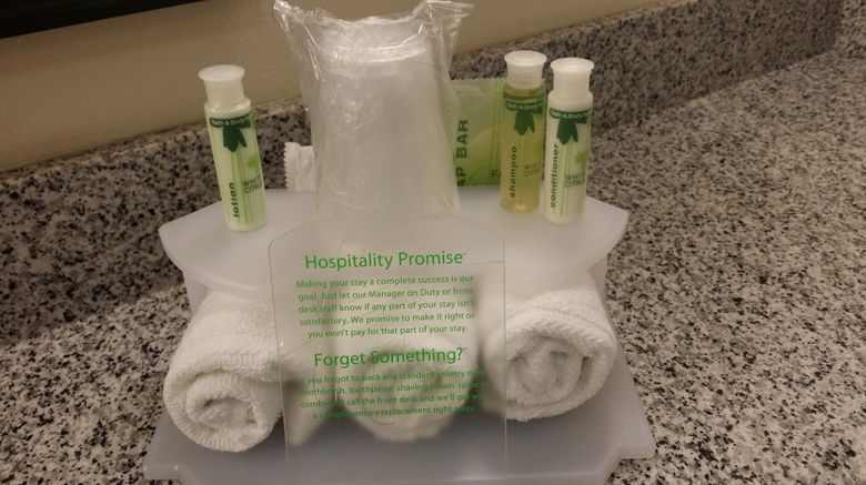 <b>Holiday Inn Express & Suites York Room</b>. Images powered by <a href="https://www.leonardoworldwide.com/" title="Leonardo Worldwide" target="_blank">Leonardo</a>.