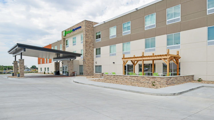 Holiday Inn Express & Suites Chadron Exterior