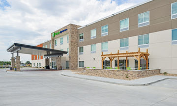 Holiday Inn Express & Suites Chadron