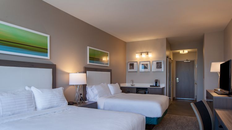 Holiday Inn Cleveland Clinic Suite