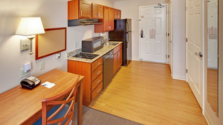 Candlewood Suites Williston Suite