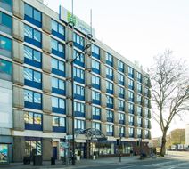 Holiday Inn Express City Centre Exterior