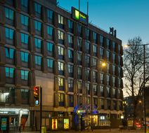Holiday Inn Express City Centre Exterior