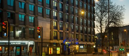 Holiday Inn Express City Centre Exterior