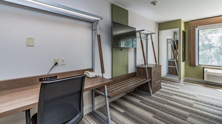 Holiday Inn Express Hotel & Suites Room