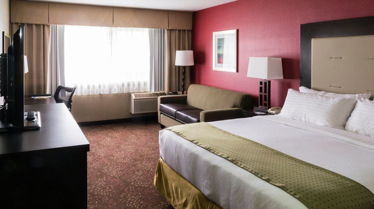 Holiday Inn Big Rapids Room