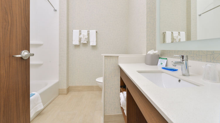 Holiday Inn Express & Suites Chadron Room