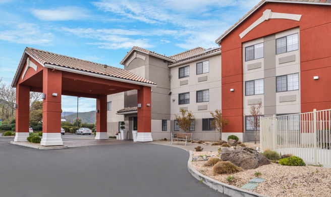 Holiday Inn Express Exterior