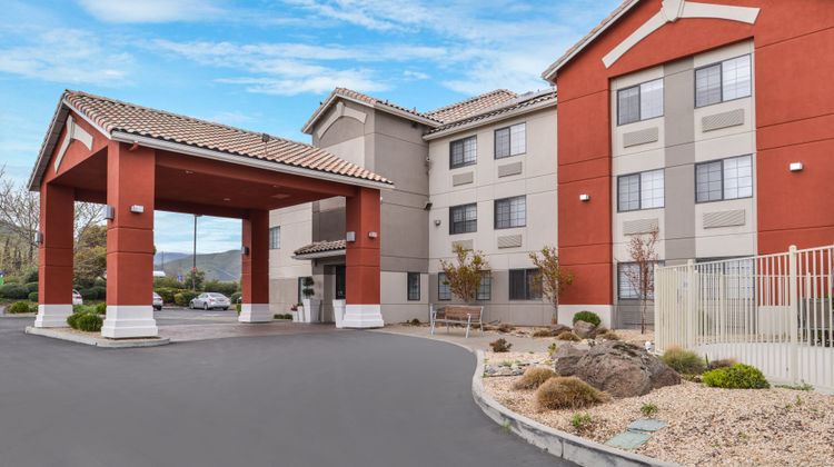 Holiday Inn Express Exterior