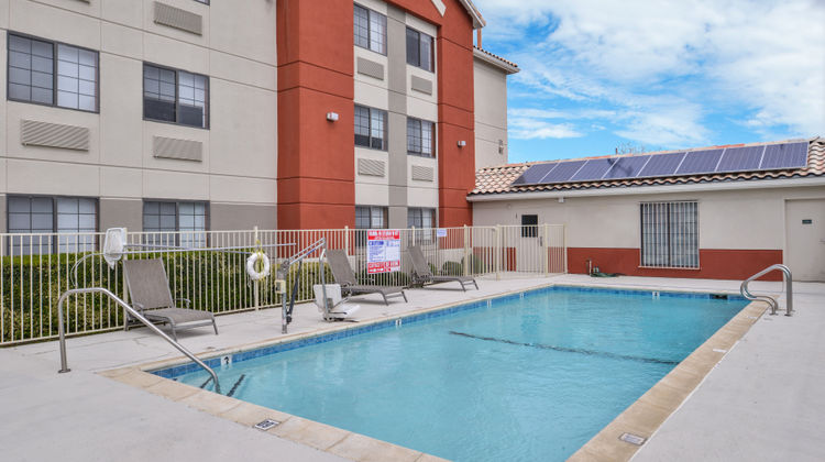 Holiday Inn Express Pool