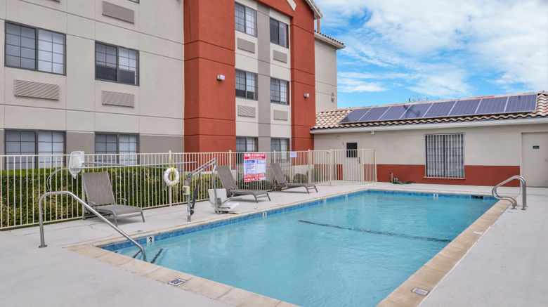 <b>Holiday Inn Express Pool</b>. Images powered by <a href="https://www.leonardoworldwide.com/" title="Leonardo Worldwide" target="_blank">Leonardo</a>.