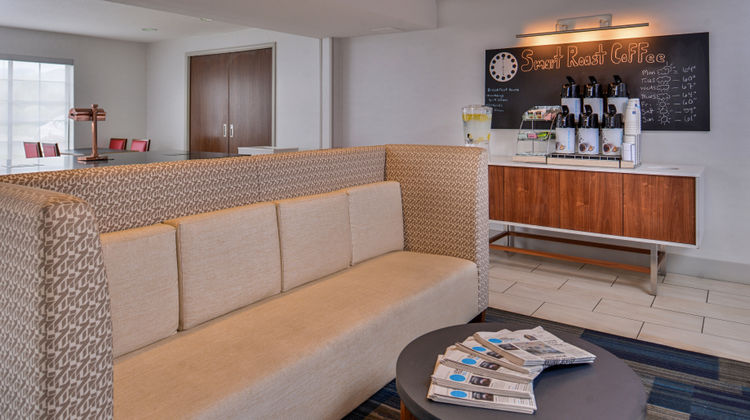 Holiday Inn Express Lobby