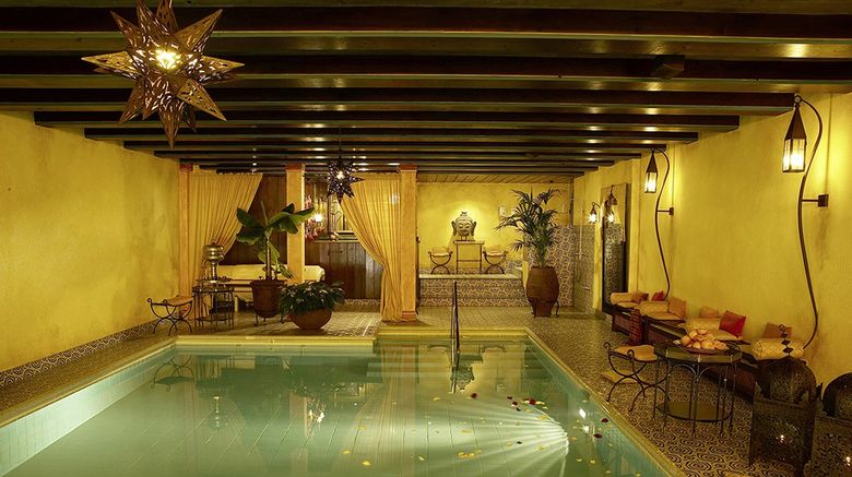 <b>Park Hotel Sonnenhof Pool</b>. Images powered by <a href="https://www.leonardoworldwide.com/" title="Leonardo Worldwide" target="_blank">Leonardo</a>.