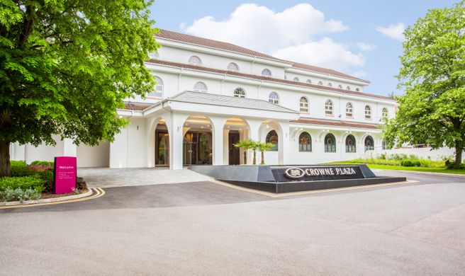 Crowne Plaza Gerrards Cross Hotel Exterior