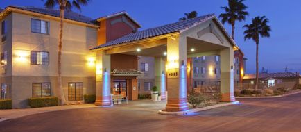 Holiday Inn Express Exterior