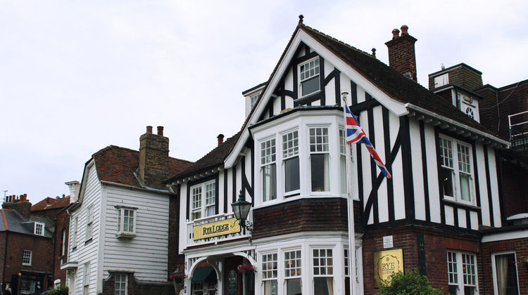 The Lookout Rye Exterior
