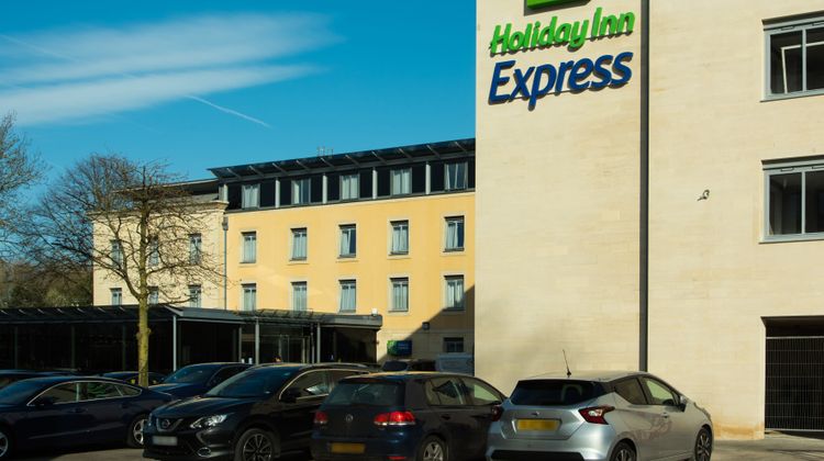 Holiday Inn Express Bath Exterior
