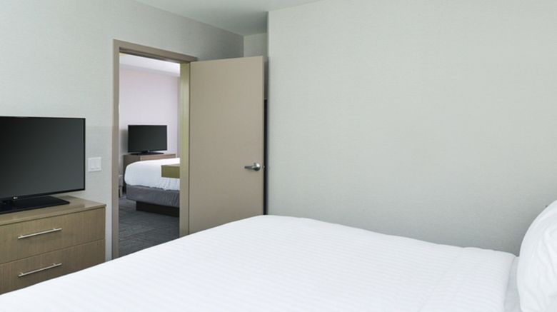 <b>Holiday Inn Express/Suites Shippensburg Suite</b>. Images powered by <a href="https://www.leonardoworldwide.com/" title="Leonardo Worldwide" target="_blank">Leonardo</a>.