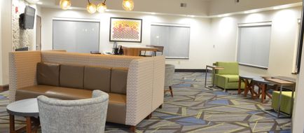 Holiday Inn Express Waterloo-Cedar Falls Lobby