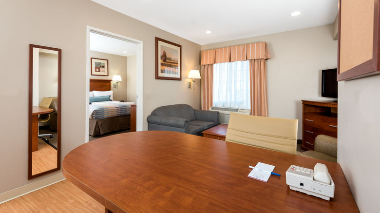 <b>Candlewood Suites LAX Hawthorne Suite</b>. Images powered by <a href="https://www.leonardoworldwide.com/" title="Leonardo Worldwide" target="_blank">Leonardo</a>.