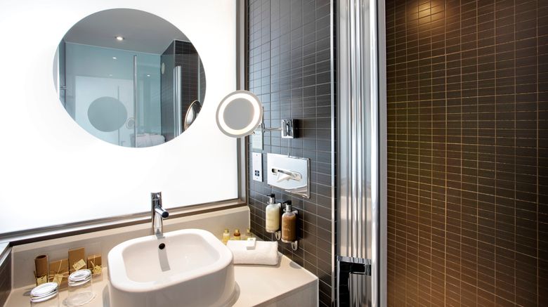 <b>Holiday Inn Bristol City Center Room</b>. Images powered by <a href="https://www.leonardoworldwide.com/" title="Leonardo Worldwide" target="_blank">Leonardo</a>.