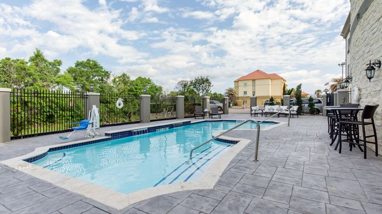 Holiday Inn Express & Suites Alvin Pool