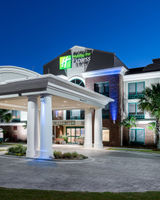 Holiday Inn Express Hotel & Suites