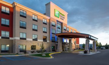 Holiday Inn Express Hotel & Suites