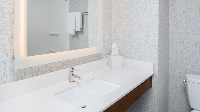<b>Holiday Inn Express Hotel & Suites Room</b>. Images powered by <a href="https://www.leonardoworldwide.com/" title="Leonardo Worldwide" target="_blank">Leonardo</a>.