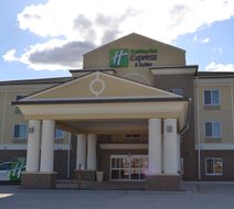 Holiday Inn Express Hotel & Suites Exterior