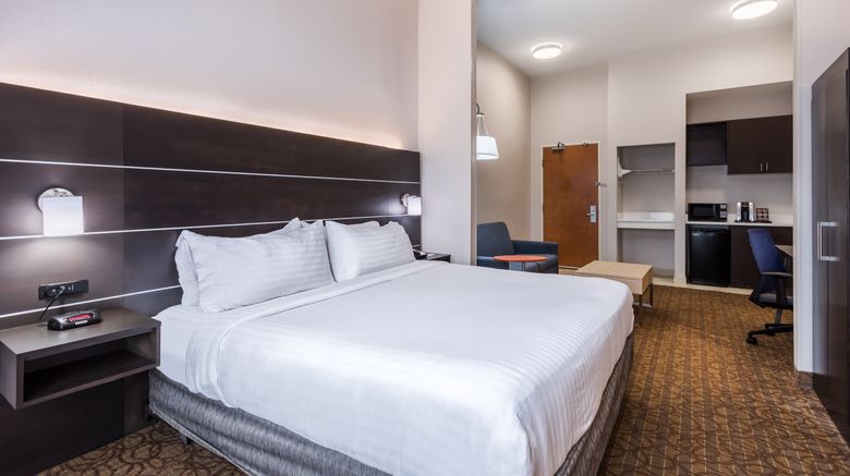 <b>Holiday Inn Express & Suites Suite</b>. Images powered by <a href="https://www.leonardoworldwide.com/" title="Leonardo Worldwide" target="_blank">Leonardo</a>.