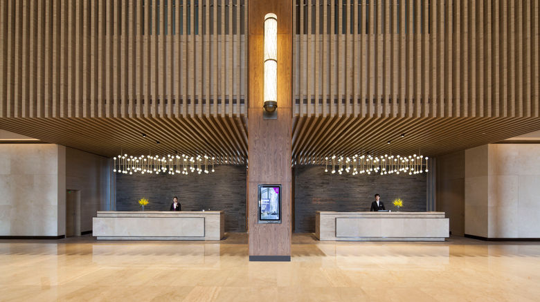 <b>Crowne Plaza Thousand Island Lake Lobby</b>. Images powered by <a href="https://www.leonardoworldwide.com/" title="Leonardo Worldwide" target="_blank">Leonardo</a>.