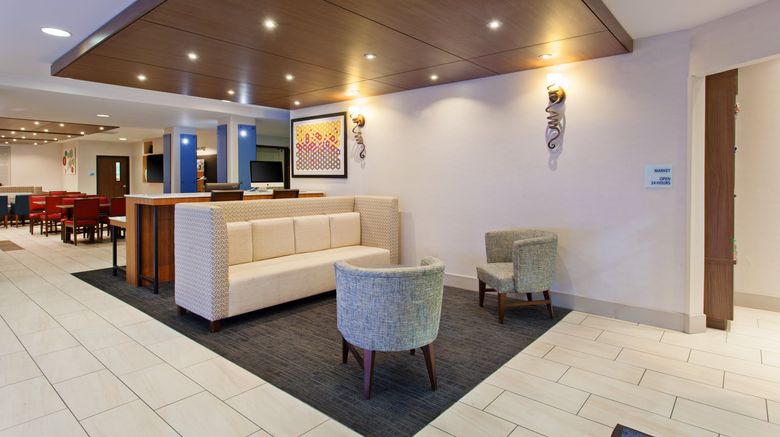 <b>Holiday Inn Express & Stes Oakland Arpt Lobby</b>. Images powered by <a href="https://leonardo.com/" title="Leonardo Worldwide" target="_blank">Leonardo</a>.