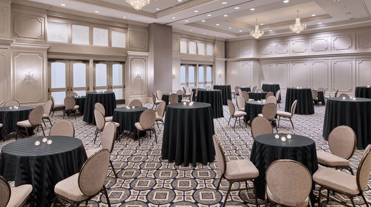 Astor Crowne Plaza - French Quarter Restaurant