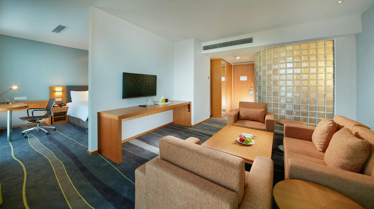 Holiday Inn Express Handan East Suite