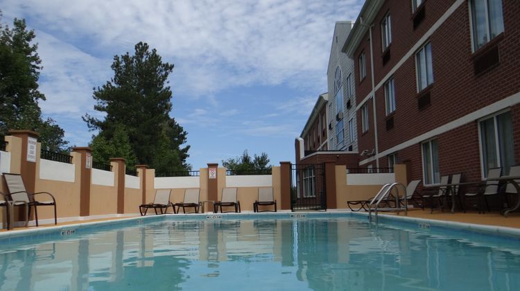 Holiday Inn Express Pool