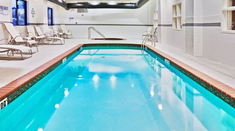 Holiday Inn Express Hotel & Suites Pool