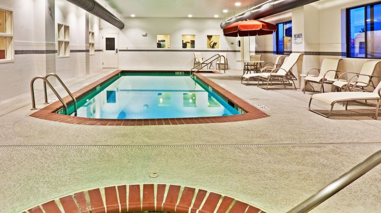 Holiday Inn Express Hotel & Suites Pool