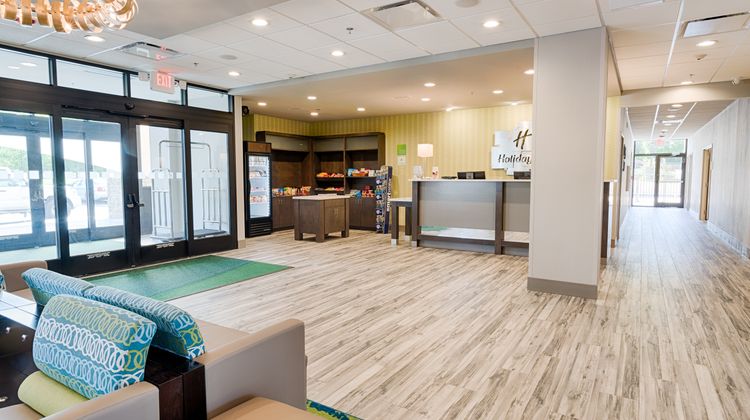 Holiday Inn Knoxville N - Merchant Drive Lobby