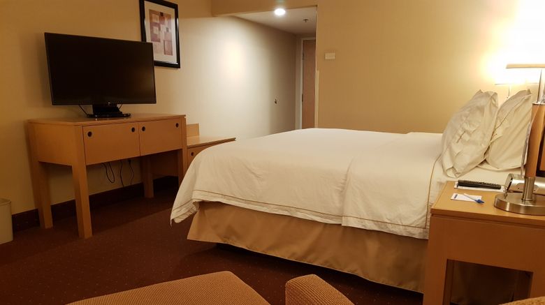 <b>Holiday Inn Express Room</b>. Images powered by <a href="https://www.leonardoworldwide.com/" title="Leonardo Worldwide" target="_blank">Leonardo</a>.