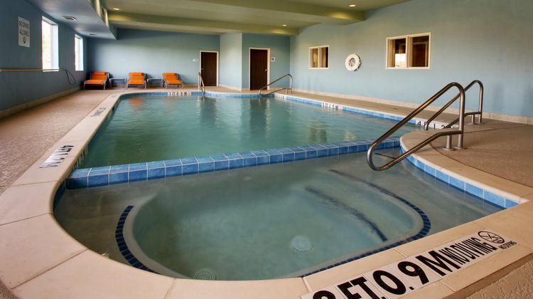 Holiday Inn Express Hotel & Suites Pool