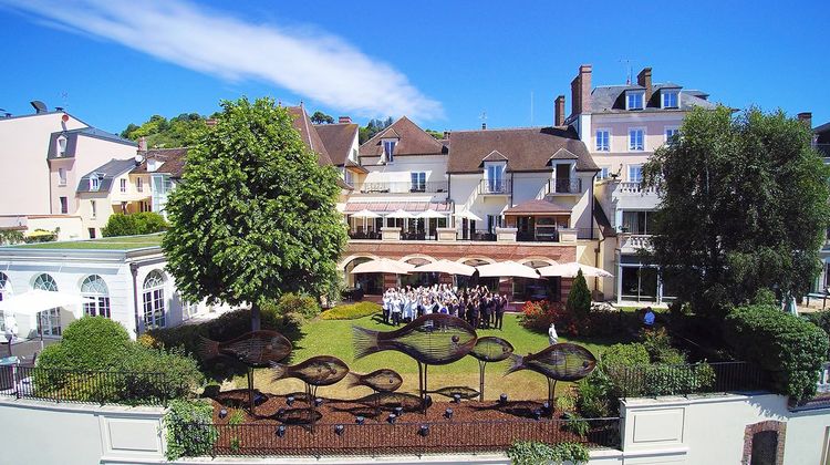 La Cote Saint Jacques Exterior
