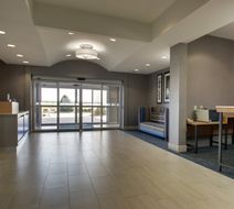 Holiday Inn Express Hotel & Suites Lobby
