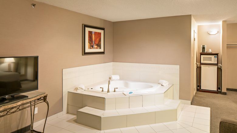 <b>Holiday Inn Express Red Deer Suite</b>. Images powered by <a href="https://www.leonardoworldwide.com/" title="Leonardo Worldwide" target="_blank">Leonardo</a>.